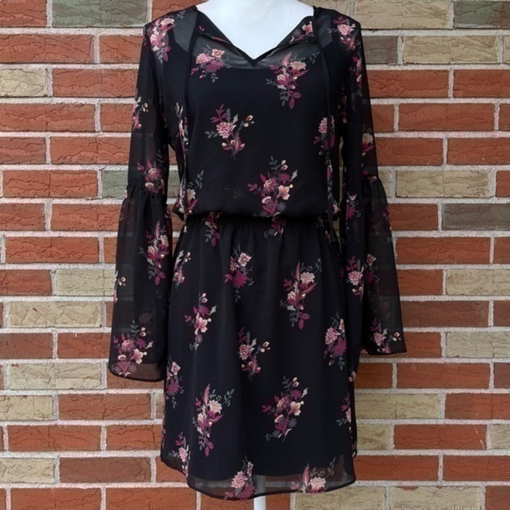 White House Black Market Floral Print Black Multicolor Long Bell Sleeve Dress 👗